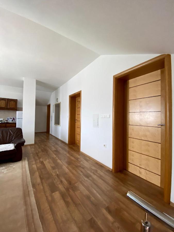 BIG Apartment 3 Bedrooms Bihać Buitenkant foto